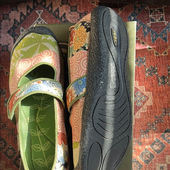 GUC Keen Harvest II Mary Jane Swirl Shoes - Picture 3 of 4